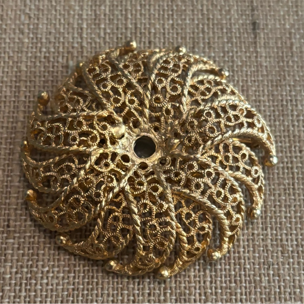 Vintage Judy Lee Gold Tone Filigree Brooch